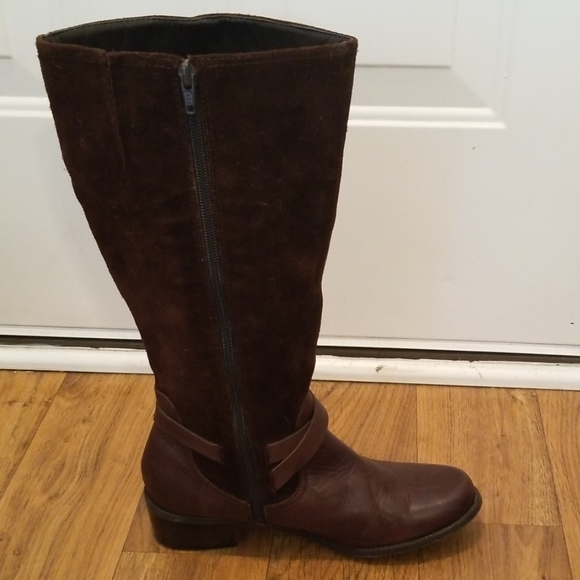 St John's Bay Brown Leather Boots - Picture 4 of 5